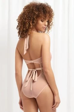 Bluebella - Amelie Body - Rose Dust -Unterwäsche Rabatt BLUEBELLA AMELIE BODY 2 1280x1280