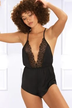 Bluebella - Carrie Teddy - Schwarz -Unterwäsche Rabatt BLUEBELLA CARRIE TEDDY 8YOlNtS1Rfm6l5 1280x1280