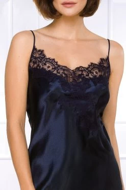 Coemi - Kristina Satin Negligee - Dark Navy 18 Coemi - Kristina Satin Negligee - Dark Navy -Unterwäsche Rabatt COEMI KRISTINA NIGHTDRESS DARK NAVY 2 1280x1280