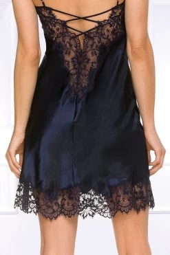Coemi - Kristina Satin Negligee - Dark Navy 21 Coemi - Kristina Satin Negligee - Dark Navy -Unterwäsche Rabatt COEMI KRISTINA NIGHTDRESS DARK NAVY 8 1280x1280