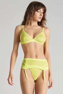 Maison Close - Corps A Corps Neon Strapsgürtel - Gelb/Gold 17 Maison Close - Corps A Corps Neon Strapsgürtel - Gelb/Gold -Unterwäsche Rabatt MAISON CLOSE CORPS A CORPS NEON STRAPSGUERTEL YELLOW 11 1280x1280