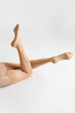 Maison Close - Strapsstrümpfe Mit Naht - Haut Neon Grün -Unterwäsche Rabatt MAISON CLOSE LA FEMME AMAZONE STOCKINGS HAUT GRUEN 7 1280x1280