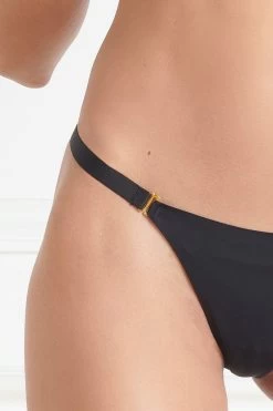 Maison Close - Tapage Nocturne Mini String - Schwarz -Unterwäsche Rabatt MAISON CLOSE TAPAGE NOCTURNE MINI STRING 9 1280x1280