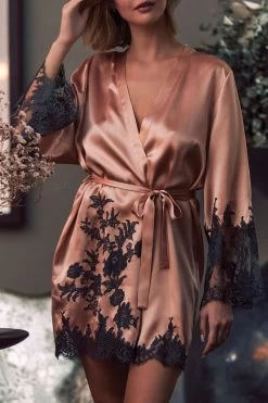 Marjolaine - Phenix Seiden Kimono - Puder/Anthrazit