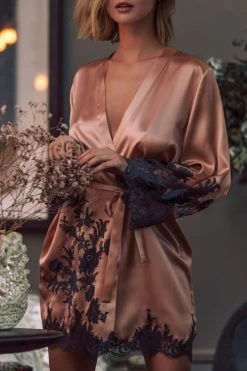 Marjolaine - Phenix Seiden Kimono - Puder/Anthrazit -Unterwäsche Rabatt MARJOLAINE PHENIX SHORT KIMONO 3PHE2001 BOUDOIR ARDOISE 6 1280x1280