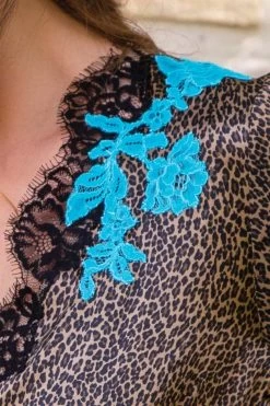 Marjolaine - Seiden Kimono - Animal Print -Unterwäsche Rabatt MARJOLAINE SEIDEN KIMONO 4OMA5701 PANTHER 6 1280x1280