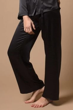 Marjolaine - Seiden Pyjama Set - Schwarz -Unterwäsche Rabatt marjolaine seiden pyjama soie unie schwarz oleanda 6 1280x1280